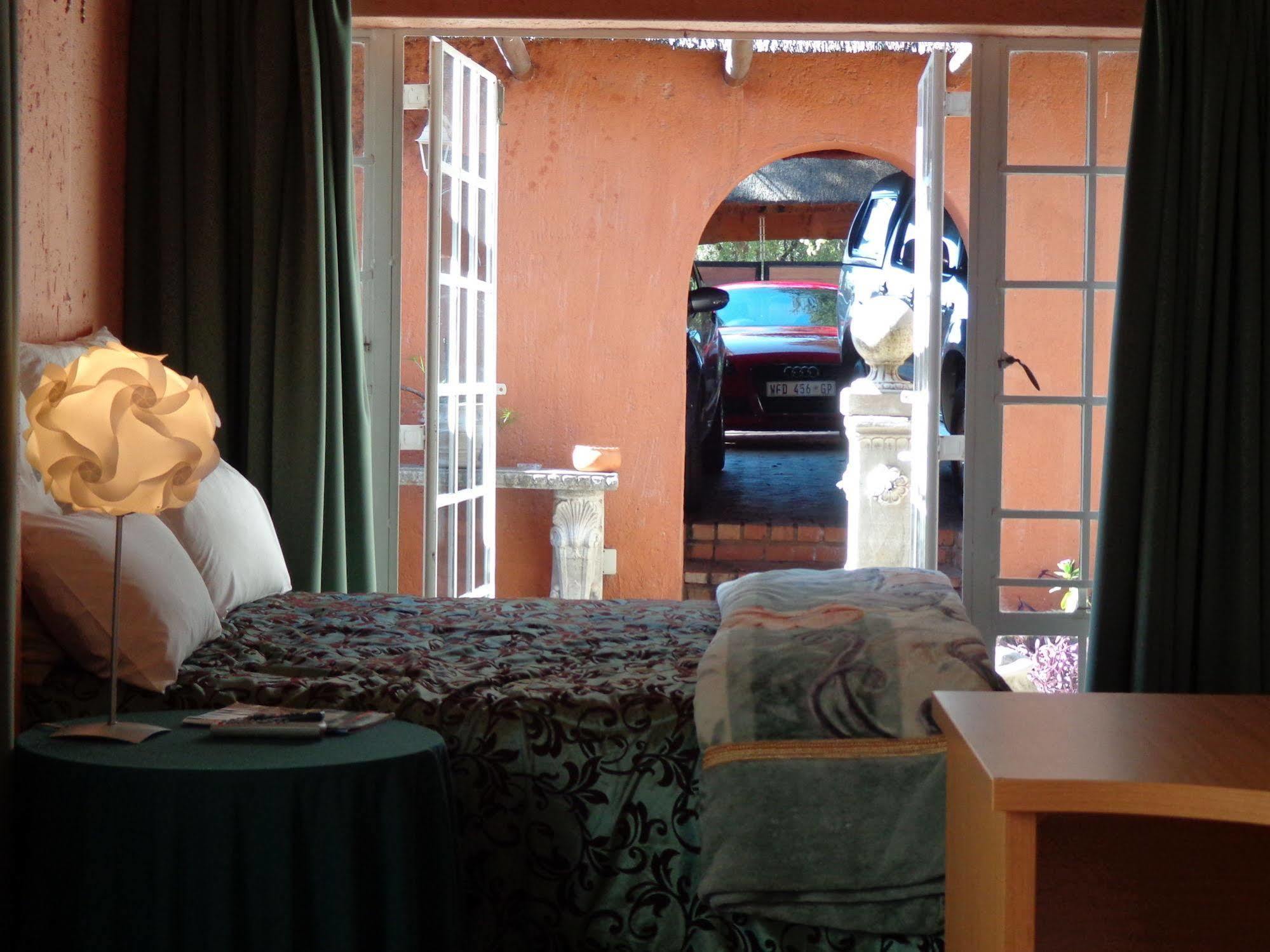 Treetops & Treats Guest House Pretoria-Noord Εξωτερικό φωτογραφία